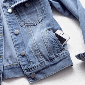 Vente en gros Manteau en jean basique pour femmes Veste courte à manches longues col montant Streetwear respirant personnalisable pour la saison d'hiver - Product Image 4