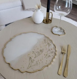 Sous-verres en résine faits à la main, écologiques et classiques, fournis directement par l'usine, pour la maison, les hôtels et les restaurants. Quantité en gros disponible. - Product Image 1