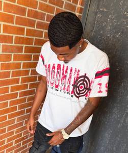 Camiseta Unisex de Alta Calidad, Corte Holgado con Hombros Caídos, 100% Algodón, Personalizable con Diseño de Marca, Talla Grande - Product Image 3