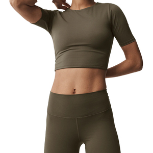 Ensemble haut à manches courtes et legging évasé avec logo personnalisé pour femme, ensemble 2 pièces en nylon et spandex, vêtements de yoga compressifs, fabrication OEM - Product Image 2