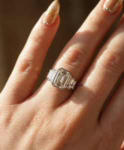 Lurba Jewels - Anillo de Compromiso de Oro Blanco de 14k con Cinco Piedras de Diamante Cultivado en Laboratorio con Corte Esmeralda de 1.95 Ct, Estilo Vintage, para Mujer - Product Image 5