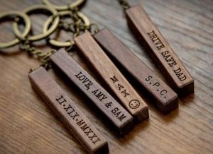 Porte-clés en bois gravé 'Grandad's Shed', portable - Product Image 5