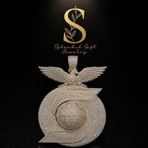 Colgante Vvs Buss Down con Logotipo Personalizado, Diseño 3D de la Tierra, Plata de Ley 925, Completamente Incrustado con Moissanita Deslumbrante - Product Image 1