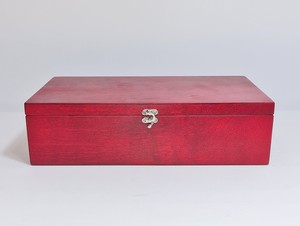 Boîte à bijoux rectangulaire en bois HASAN CRAFT, finition laquée rouge, fermoir en acier inoxydable, design classique écologique, rangement pour chambre à coucher - Product Image 1