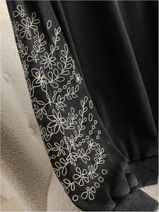 เสื้อฮู้ดโอเวอร์ไซส์สีดำพิมพ์ลายดิจิทัล แขนยาวทรงปกติ สำหรับผู้ชาย ใส่ในฤดูหนาว - Product Image 3