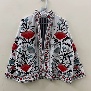 Chaqueta de Terciopelo Bordada Suzani de Alta Calidad para Mujer, Abrigo Étnico Floral de Moda al por Mayor, Bordado Floral Suzani - Product Image 1