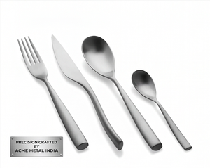 Ensemble de couverts élégants finis argentés, en acier inoxydable, pour un usage quotidien, table à manger, cuisine et restaurant. - Product Image 1