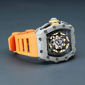 Reloj de Lujo Unisex con Esfera de Diamantes Personalizada, Movimiento de Cuarzo Analógico Citizen, Caja Cuadrada de Acero Inoxidable, Cristal Naranja - Product Image 1