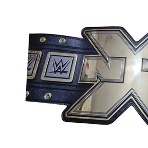 เข็มขัดแชมป์ WWE NXT หนังสีดำ ดีไซน์สีทอง คุณภาพพรีเมียม สำหรับแฟนๆ และนักสะสม - Product Image 3