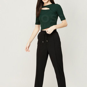 Crop top pour femme, vêtement de mode très vendu pour usage extérieur, durable, fabriqué au Pakistan - Product Image 5