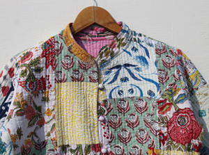 Belle veste courte matelassée légère réversible en coton 100% à fleurs blanches, faite à la main, style nouveau pour femmes, vêtements de fête - Product Image 3