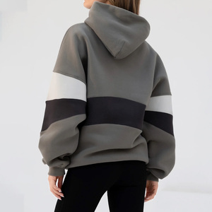 Survêtement athlétique haut de gamme pour femmes, veste et pantalon personnalisés avec logo, tissu respirant et à séchage rapide pour l'entraînement physique - Product Image 5