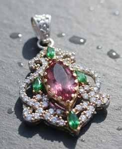 Broches de Alta Calidad con Diseño de Ángel y Flores con Pedrería Vintage para Hombres, Broches de Moda para Cuello, Joyería al por Mayor - Product Image 1