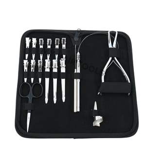 Kit de Herramientas para Extensiones de Cabello Negro con Pinza de Crimpado Plana, Herramienta de Gancho, Tijeras Mini para Separar el Cabello y 12 Pinzas de Seccionamiento - Product Image 1