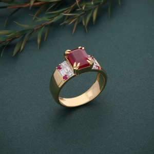 Bague en or jaune 18 carats avec diamant de laboratoire CVD taille émeraude 5,445 carats, bijoux de luxe, fabricant OEM ODM - Product Image 3