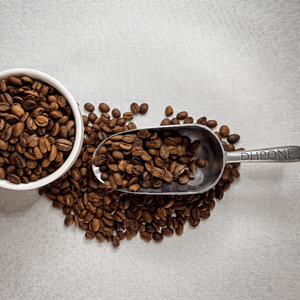 กาแฟคั่วบดคุณภาพสูง ท็อปแวลู 2026 ดีเอชพีวัน กาแฟโรบัสต้า 100% คั่วกลาง รสขม คุณภาพเยี่ยม ลามดง เวียดนาม 20 กก. - Product Image 1