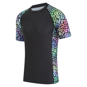 Maillot de bain à manches courtes pour homme, noir avec manches imprimées léopard colorées, séchage rapide, en polyester, pour la natation et le surf - Product Image 2