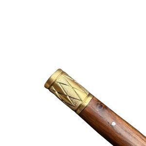 Couteau à manche en bois avec capuchon en laiton, finition décorative à motif diamant - Product Image 1