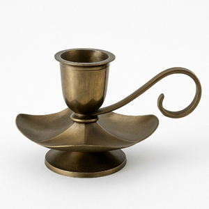 Candelabro de latón con mango curvo en forma de copa para decoración del hogar, diseño de metal duradero, estilo rústico - Product Image 1