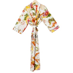 ชุดคลุมอาบน้ำผ้าฝ้ายพิมพ์ลายดอกไม้ ทำมือ น้ำหนักเบา สไตล์ลำลอง ความยาวคลุมเข่า เหมาะสำหรับใส่นอน ใส่ไปทะเล หรือใส่คู่กับชุดบิกินี่ - Product Image 1