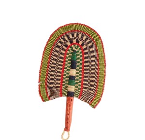 Abanico de mano decorativo hecho a mano de estilo étnico, tejido con hierba marina verde y roja, abanico tradicional para refrescarse en eventos de verano al aire libre. - Product Image 1