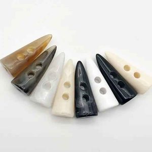 Botón de Cuerno 100% Hecho a Mano, Ecológico, Diseño Moderno Premium, Accesorios para Prendas, Cuerno de Buey Auténtico - Product Image 1