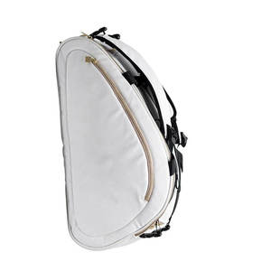 Sac de voyage élégant pour raquettes de tennis et de badminton, design blanc et or, avec cadre moulé, pour équipement de raquette - Product Image 2
