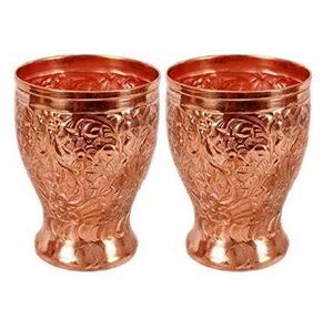 Paire de coupes en cuivre avec gravure florale riche, forme incurvée sur pied, relief décoratif et bord roulé large, style traditionnel - Product Image 1