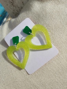 Green Heart Shape Plastic Earrings Fashion Statement Jewelry Valentine's Day Gift Exquisite Cut Design - Product Image 5
