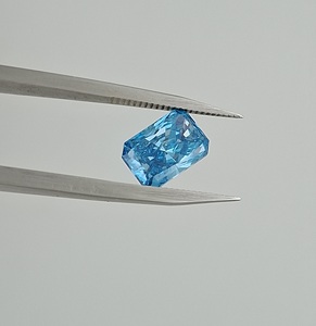พลอยสังเคราะห์สีน้ำเงินเข้มแบบแฟนซีเจียระไนด้วยเลเซอร์ น้ำหนัก 1 กะรัต ได้รับการรับรองจาก IGI ผลิตในห้องปฏิบัติการด้วยวิธี CVD HPHT ความสะอาดระดับ VS1 สำหรับงานหมั้น - Product Image 1