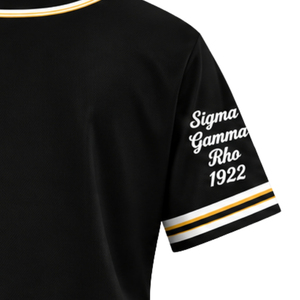 Camiseta de béisbol personalizada para mujer de la hermandad Sigma Gamma Rho, con letras griegas bordadas, abotonada, ropa deportiva al por mayor. - Product Image 6