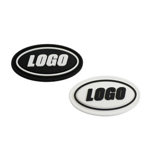 Parche Circular de PVC Rosa Personalizado con Diseño de Logotipo AC, Parches Adhesivos Flexibles para Regalos - Product Image 2