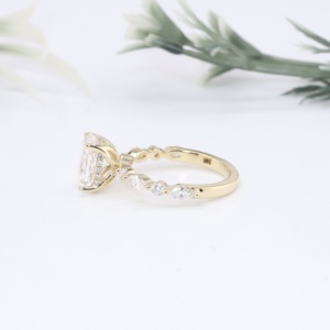 Anillo de Compromiso Clásico de Oro Amarillo con Diamante Cultivado en Laboratorio de Corte Cojín y Banda de Boda Alternante de Marquesa, Joyería Fina para Mujer TULSIYA - Product Image 4