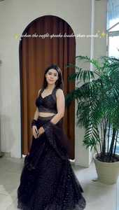 Lehenga Choli ethnique indien pour femmes, orné de paillettes, pour les mariages, les fêtes et les événements festifs, tenue tendance - Product Image 2