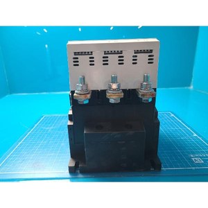 Contacteur magnétique Eaton DIL M300-S 3 pôles, d'occasion, pièces d'équipement semi-conducteur Legacy - Product Image 3