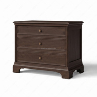 Table de chevet contemporaine en bois massif Ferly, élégante table de nuit en bois, meuble durable pour chambre principale