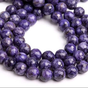Cuentas sueltas redondas microfacetadas de charoita tratada de color púrpura intenso para la fabricación de joyas, pulseras y collares DIY. - Product Image 1