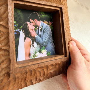 กรอบรูปไม้เนื้อแข็งทำมือสุดหรู ดีไซน์ธรรมชาติ สำหรับตั้งโชว์บนโต๊ะ เหมาะสำหรับบ้าน สำนักงาน ห้องนั่งเล่น สไตล์วินเทจ ตกแต่งอย่างมีระดับ - Product Image 3