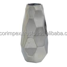 Diseño Decoración del hogar Florero de metal de alta calidad Diseño de lujo martillado para mesa Sala de estar y hogar - Product Image 4