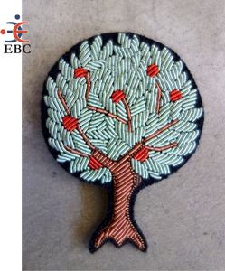 Broche personnalisée de mode en fil de métal fait à la main OEM Patch de conception d'arbre de date Vente en gros de broches en fil de métal coloré - Product Image 4