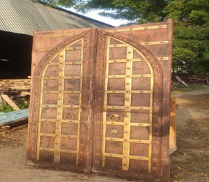 Panneau de porte en bois sculpté à la main, style double porte, élément décoratif d'ameublement d'intérieur, unité de mobilier d'appoint - Product Image 1