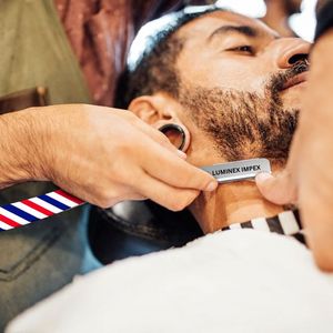 Navaja de Afeitar Profesional para Barbería, de Acero Inoxidable, Plegable, con Cuchillas Reemplazables, Logotipo Personalizado OEM, para Cuerpo y Rostro - Product Image 2