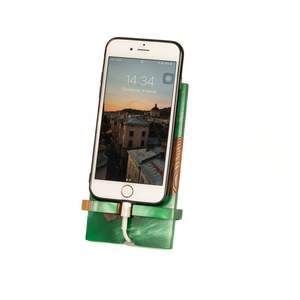 Nuevo Diseño de Soporte para Teléfono de Madera de Olivo y Resina, Soporte de Teléfono de Lujo con Logotipo Personalizado, Nuevo Estilo 2026, Decoración de Oficina, Craftera Exports - Product Image 1