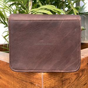 حقيبة كروس نسائية من الجلد الأصلي مخصصة من المصنع حقيبة يد نسائية من جلد البقر عالية الجودة قفل فاخر أنيق - Product Image 5