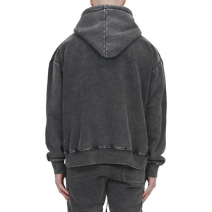 เสื้อฮู้ดดี้ผู้ชายแบบ Acid Wash - ผ้าฟลีซเนื้อนุ่ม ลุคสตรีทแวร์ ทรงปกติ ระบายอากาศได้ดี เป็นมิตรต่อสิ่งแวดล้อม มีกระเป๋า - Product Image 3