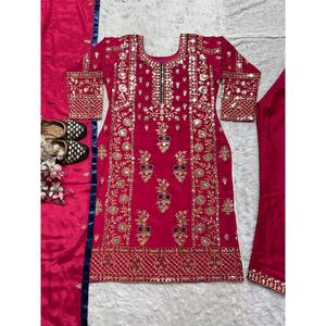 Ensemble de vêtements pour femmes de créateur, tenue de soirée avec pantalon et dupatta, costume en organza - Product Image 3