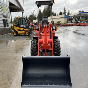 Chargeuse sur pneus professionnelle Kubota R430M, équipement de terrassement robuste, fonctionnement fluide, prix avantageux, stock limité - Product Image 4