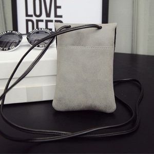 Set de Brochas de Maquillaje Old Worldly Charm y Bolsos Cruzados con Acabado Mate y Polvoriento - Product Image 6