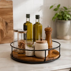 Plateau rotatif en bois rond avec structure métallique pour le rangement et l'organisation de la cuisine, design minimaliste, base en bois massif - Product Image 1