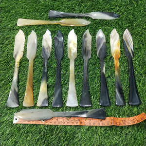 Cuchillo y espátula para mantequilla hechos a mano con cuerno de buey y vaca, de alto brillo, al mejor precio. - Product Image 4
